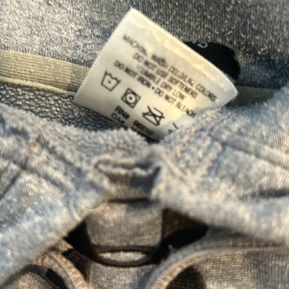 Under Armour Men’s Hoodie - Picture 13 of 16